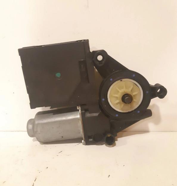 Volkswagen Golf V Motorček na ovládanie okien predných dverí 1K0959793K 1T0959701E