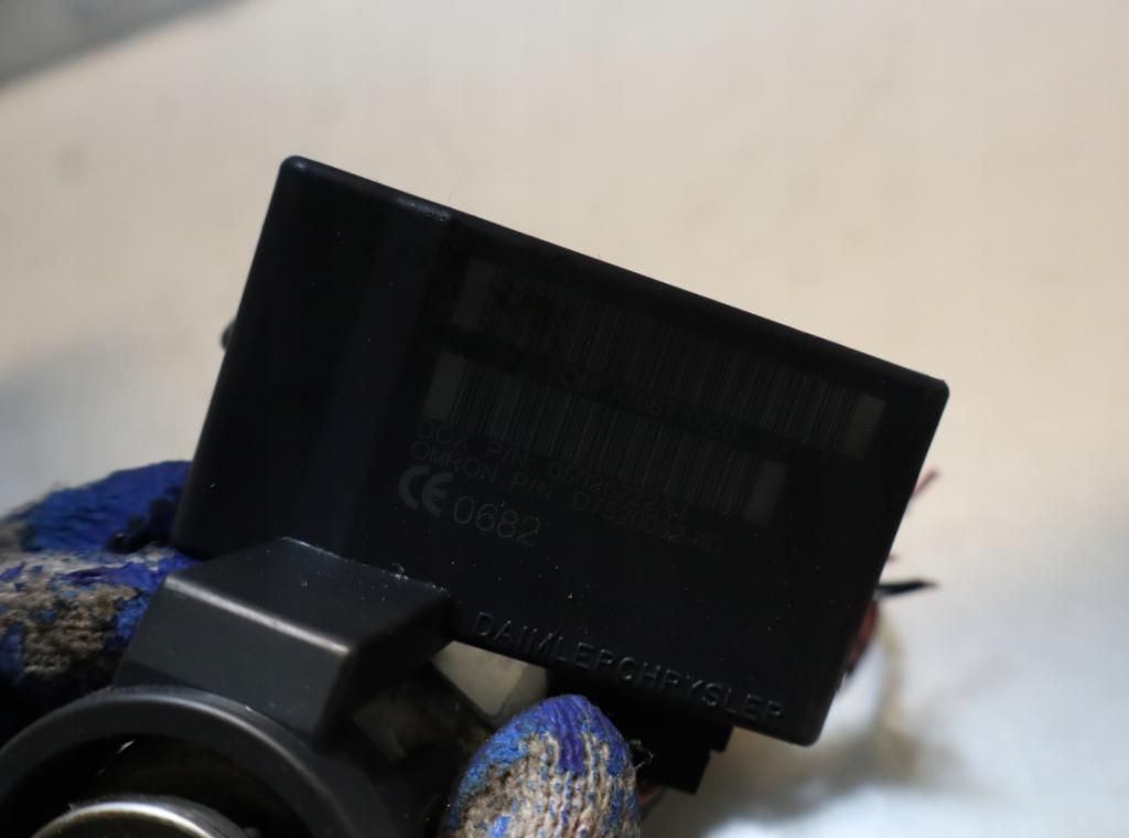 Jeep Patriot 2006-2017 2.0 CRD 140 HP manual 103 kW 1968 cm3 5- Spínačka 05026222AJ (Spínacie skrinky a kľúče)