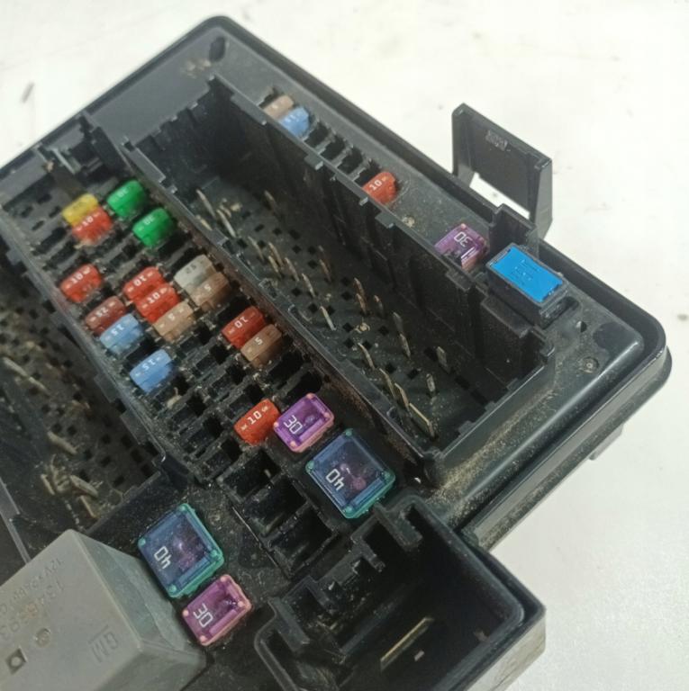 CHEVROLET CAMARO 2015 - 2022    2.0 Turbo 202 kW [275 KM] benzyna 2016 - 2022  Skrinka poistková 84044726 (Poistkové skrinky)