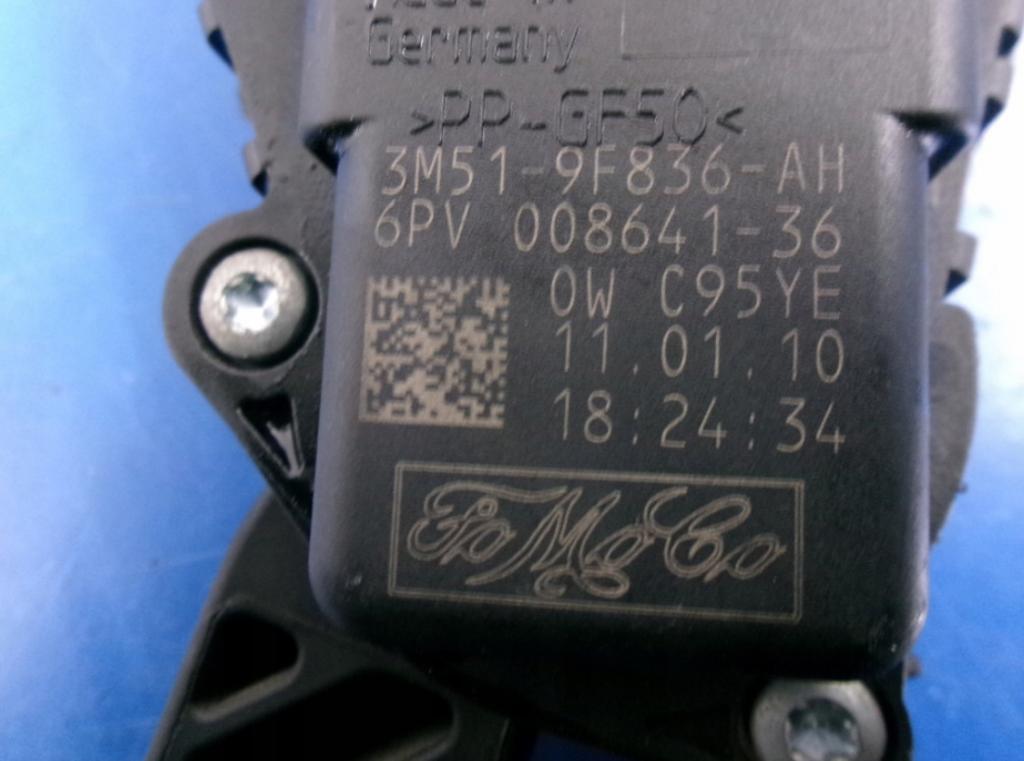 FORD KUGA I 2008 - 2012    2.0 TDCi 100 kW [136 KM] olej napędowy 2008 - 2012  Potenciometer plynového pedálu 3M51-9F836-AH (Pedále)