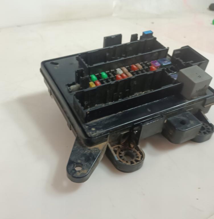 CHEVROLET CAMARO 2015 - 2022    2.0 Turbo 202 kW [275 KM] benzyna 2016 - 2022  Skrinka poistková 84044726 (Poistkové skrinky)