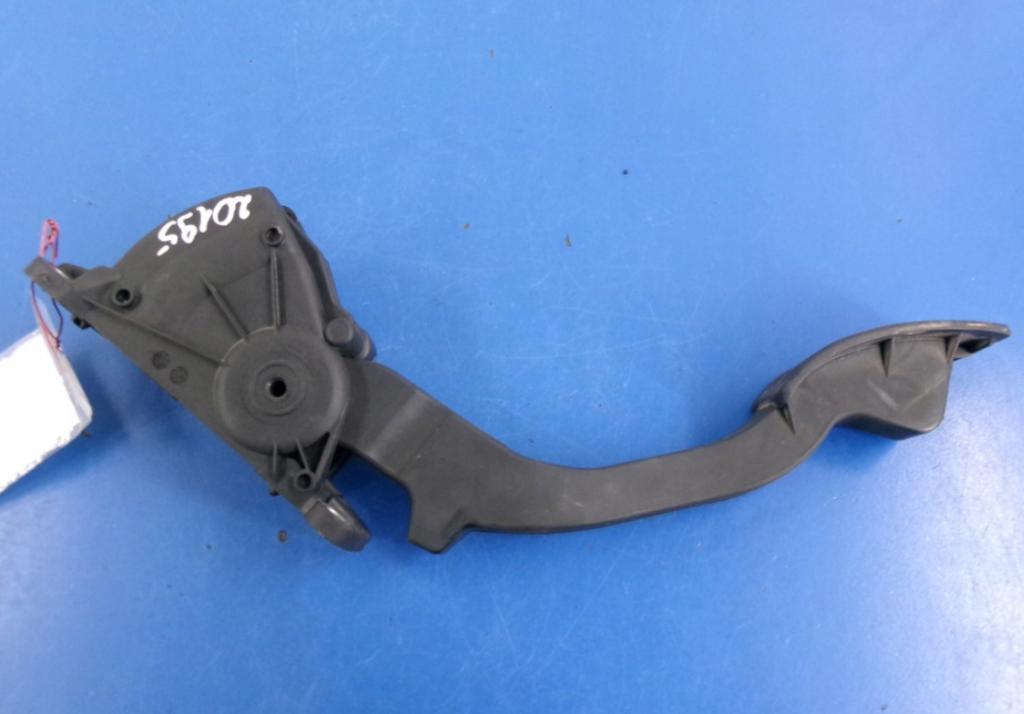 FORD KUGA I 2008 - 2012    2.0 TDCi 100 kW [136 KM] olej napędowy 2008 - 2012  Potenciometer plynového pedálu 3M51-9F836-AH (Pedále)