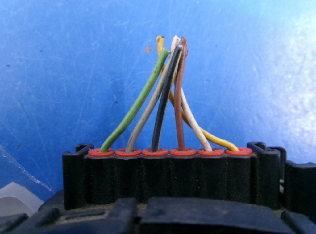 FORD KUGA I 2008 - 2012    2.0 TDCi 100 kW [136 KM] olej napędowy 2008 - 2012  Potenciometer plynového pedálu 3M51-9F836-AH (Pedále)