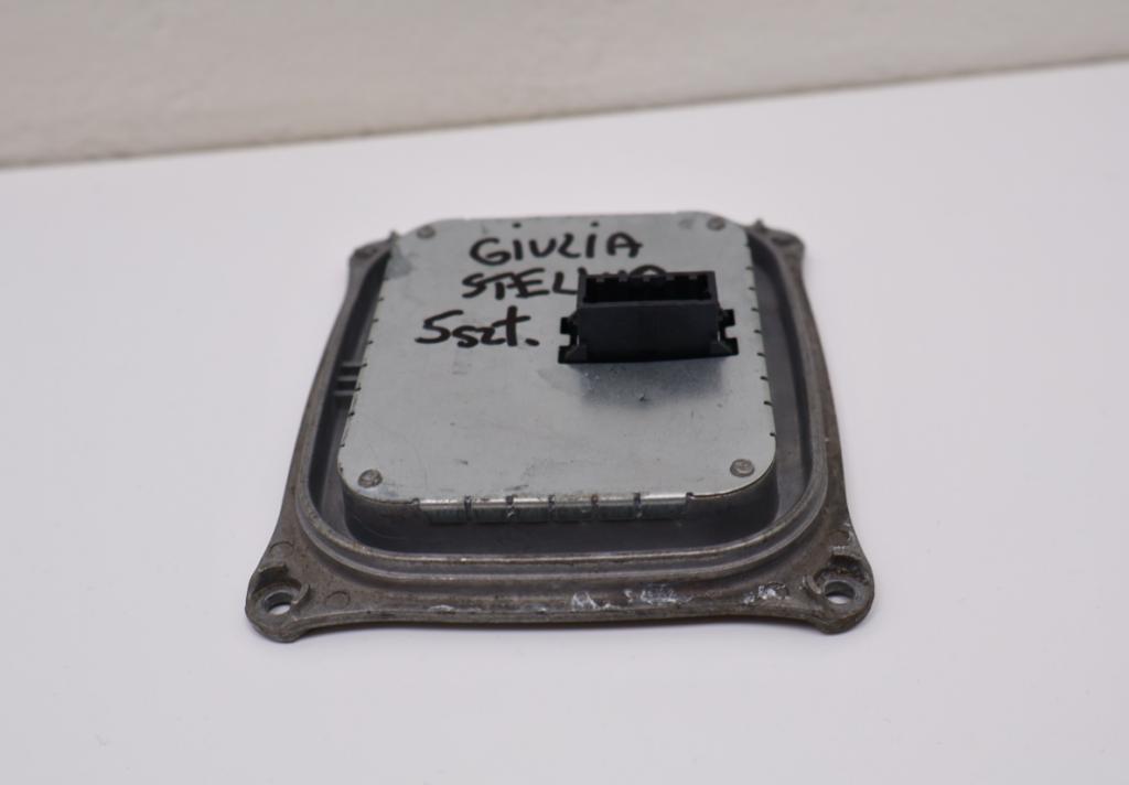 ALFA ROMEO GIULIA (952_) 2015 - 2022    2.0 Veloce (952ACA25) 206 kW [280 KM] benzyna 2016  Menič XENON 147000026601 (Riadiace jednotky xenónu)