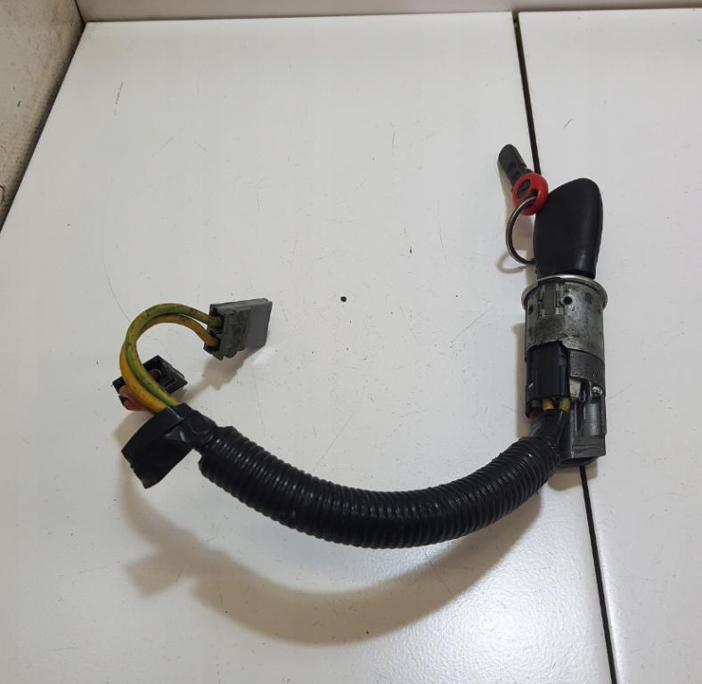 RENAULT TRAFIC 2 ZAPAĽOVACIA VLOŽKA S KĽÚČOM N0501029