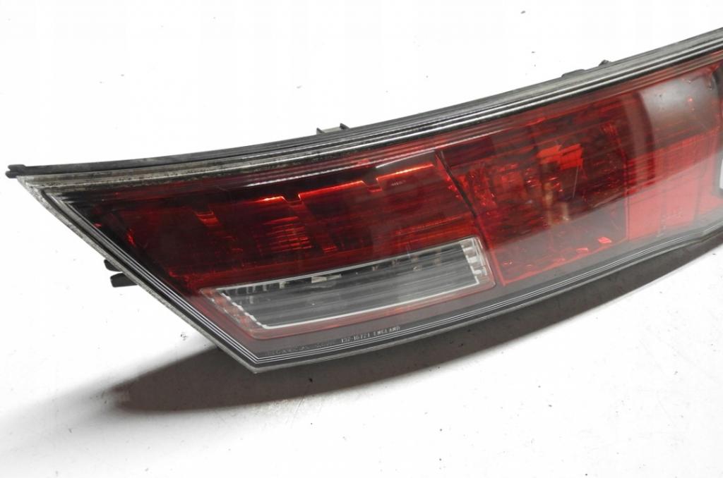 Honda Civic VIII UFO Zadné svetlo batožinového priestoru