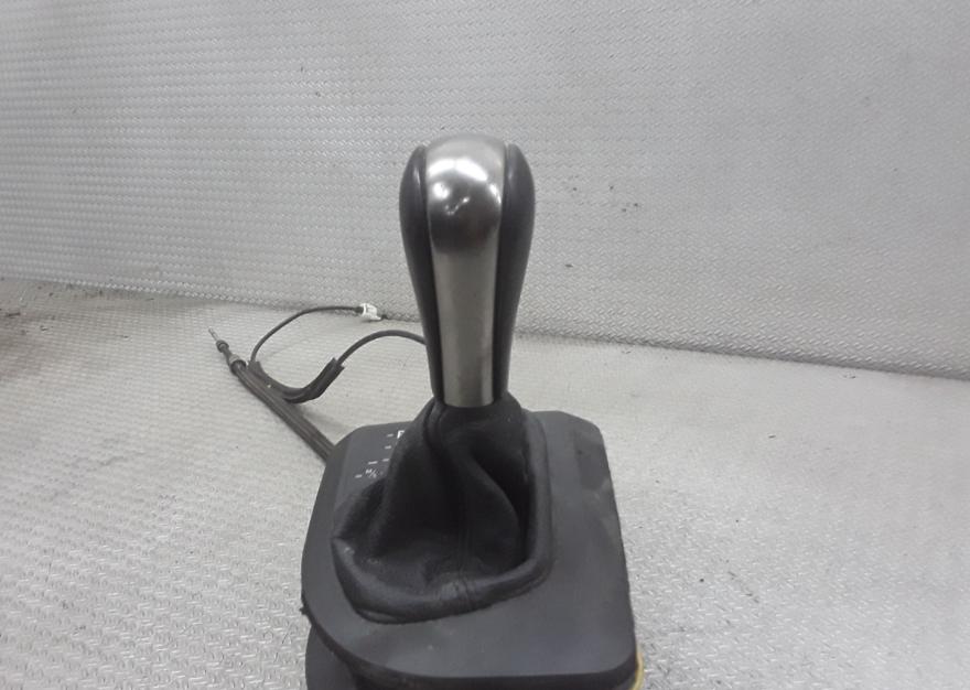 BMW 5 E60 E61 Radiaca páka / horná 52214401