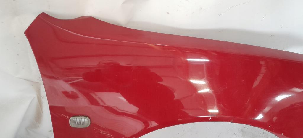 TOYOTA COROLLA E11  PREDNÝ PRAVÝ BLATNÍK
