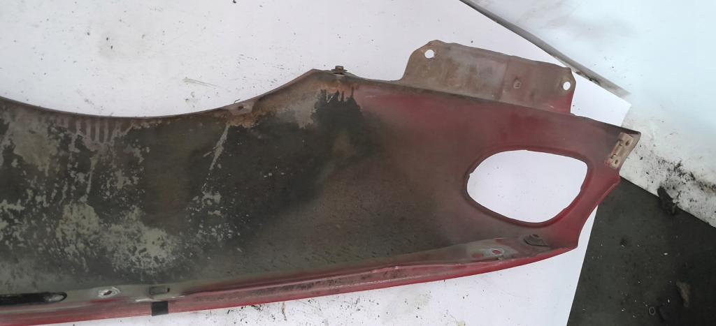 TOYOTA COROLLA E11  PREDNÝ PRAVÝ BLATNÍK
