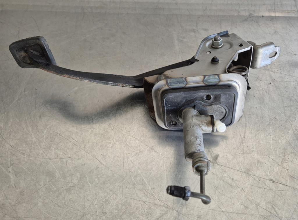HYUNDAI I30 pedal spojky 32802-1H320