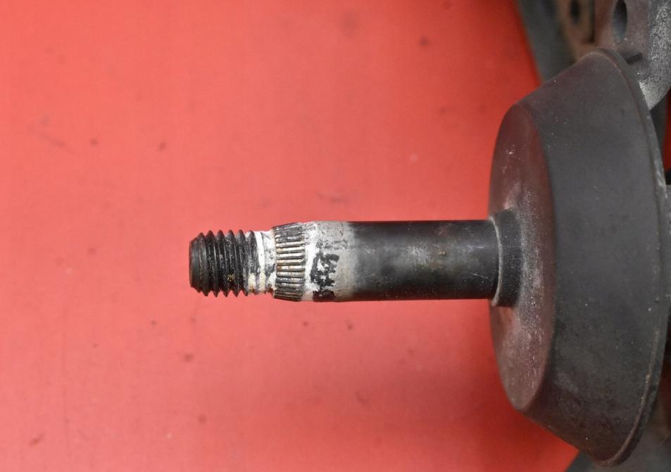 PEUGEOT 508 I (8D_) 2010 - 2018    2.0 HDi 103 kW [140 KM] olej napędowy 2010 - 2018  Mechanizmus stieračov ľavy predný 9677472580