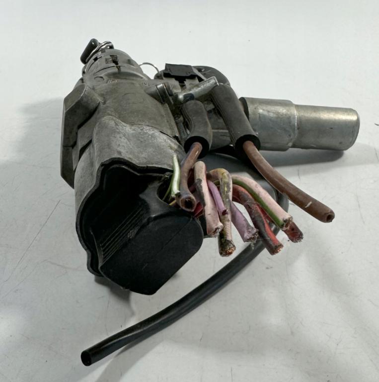 MERCEDES-BENZ 190 (W201) 1982 - 1993    D 2.5 (201.126) 66 kW [90 KM] olej napędowy 1985 -  spinačka 190001 (Spínacie skrinky a kľúče)