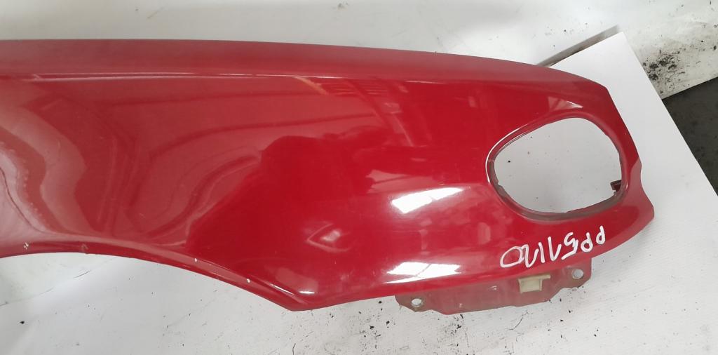 TOYOTA COROLLA E11  PREDNÝ PRAVÝ BLATNÍK