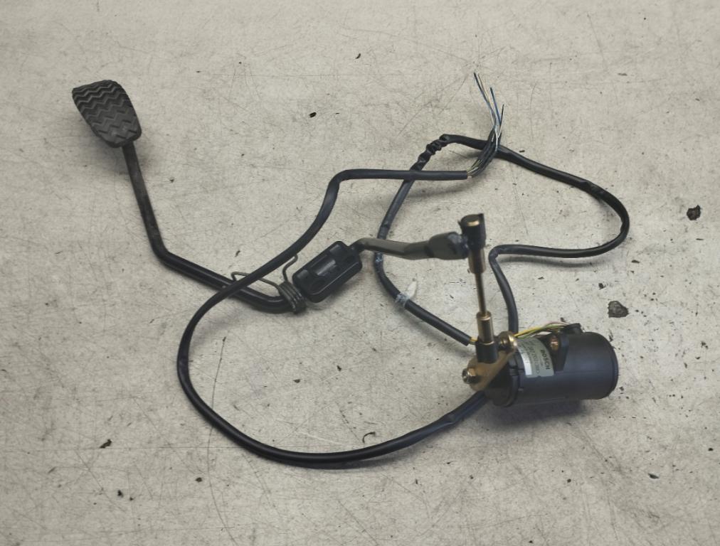 Alfa Romeo 156  1999  SEDAN 4D 1.9JTD 105KM 97-03 1900 Potenciometer plynového pedálu 0281002203 (Pedále)