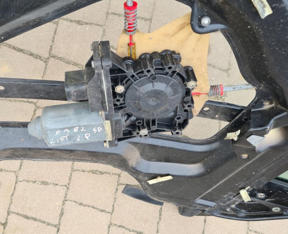 Audi A3 8L Lift 99-03r 5-D Mechanizmus okna ľavy predný 8L4837753