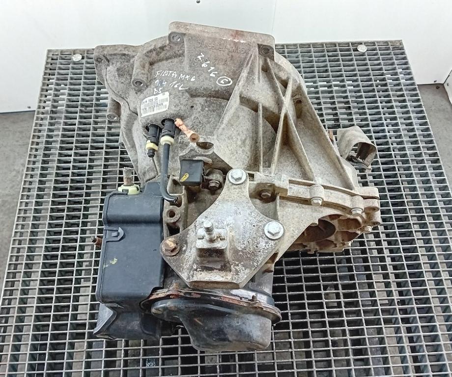 FORD FIESTA MK6 1.4 16V prevodovka 2N1R7002CD