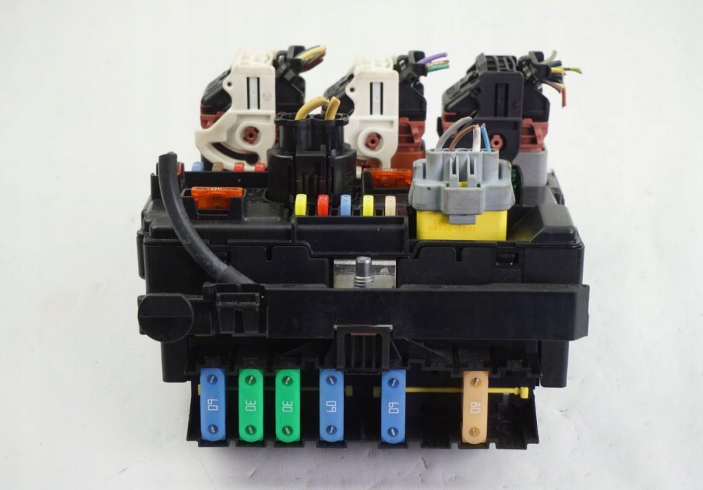 Peugeot 207 1.4 16v 95 HP manual 70 kW 1397 cm3 5- modul riadiaca jednotka 9667199580