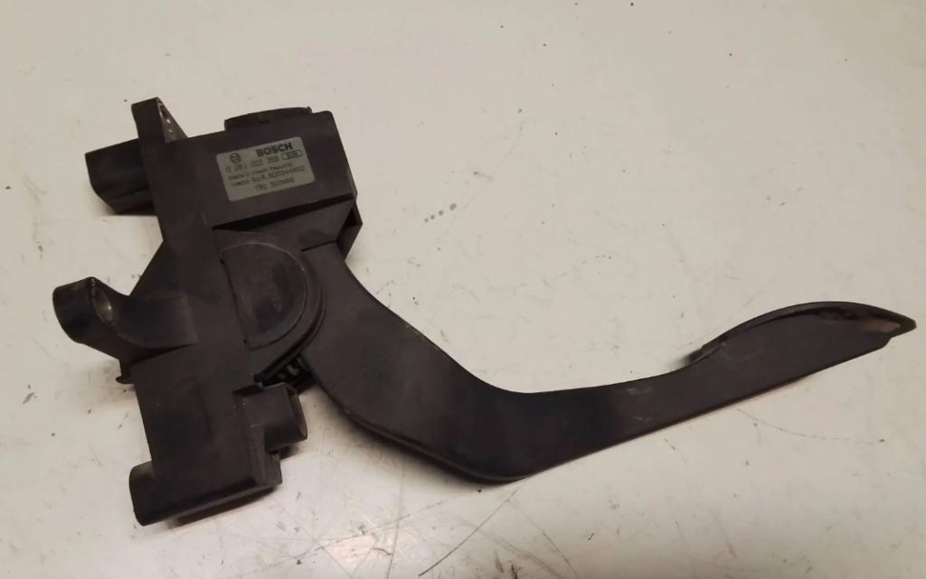 IVECO DAILY III 2.8 JTD Potenciometer plynového pedálu 500344802