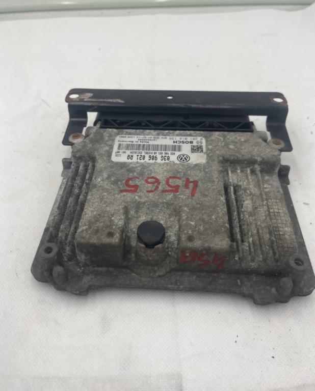 Vw Passat riadiaca jednotka 03G906021RQ