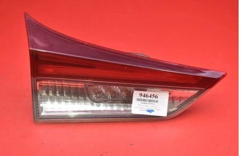 Svetlo-zadná ľavá strana: Toyota AURIS II 15 LIFT kombi 02-354