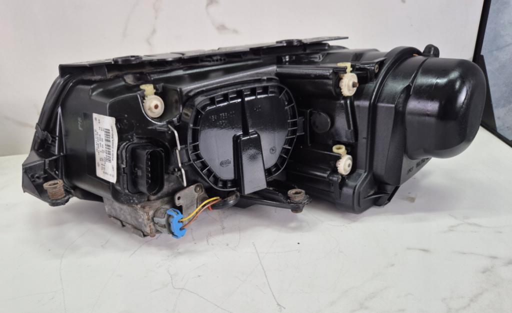 PASSAT B5 LIFT Reflektor Pravy XENON  3B7941016M