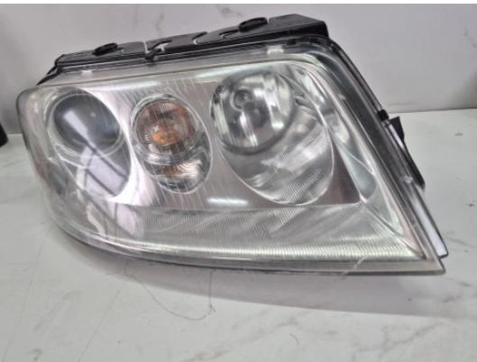 PASSAT B5 LIFT Reflektor Pravy XENON  3B7941016M