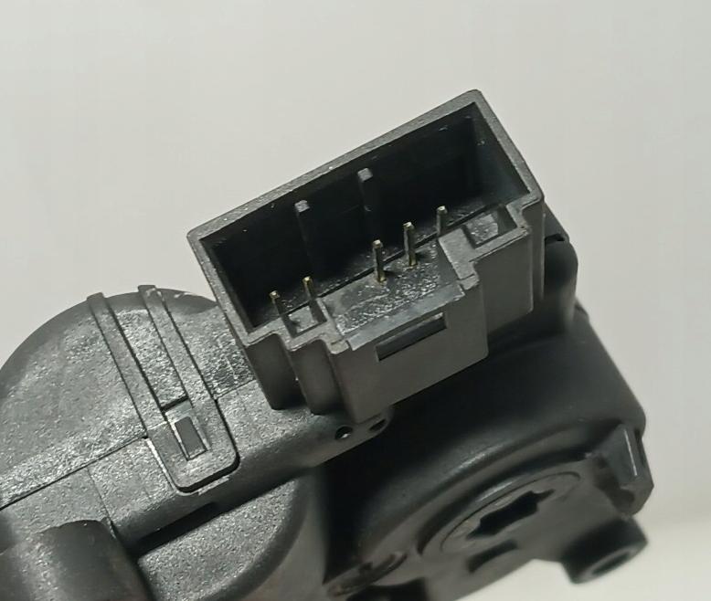 SKODA OCTAVIA III Combi (5E5, 5E6) 2012 - 2022 Motor kúrenia 5Q0907511A