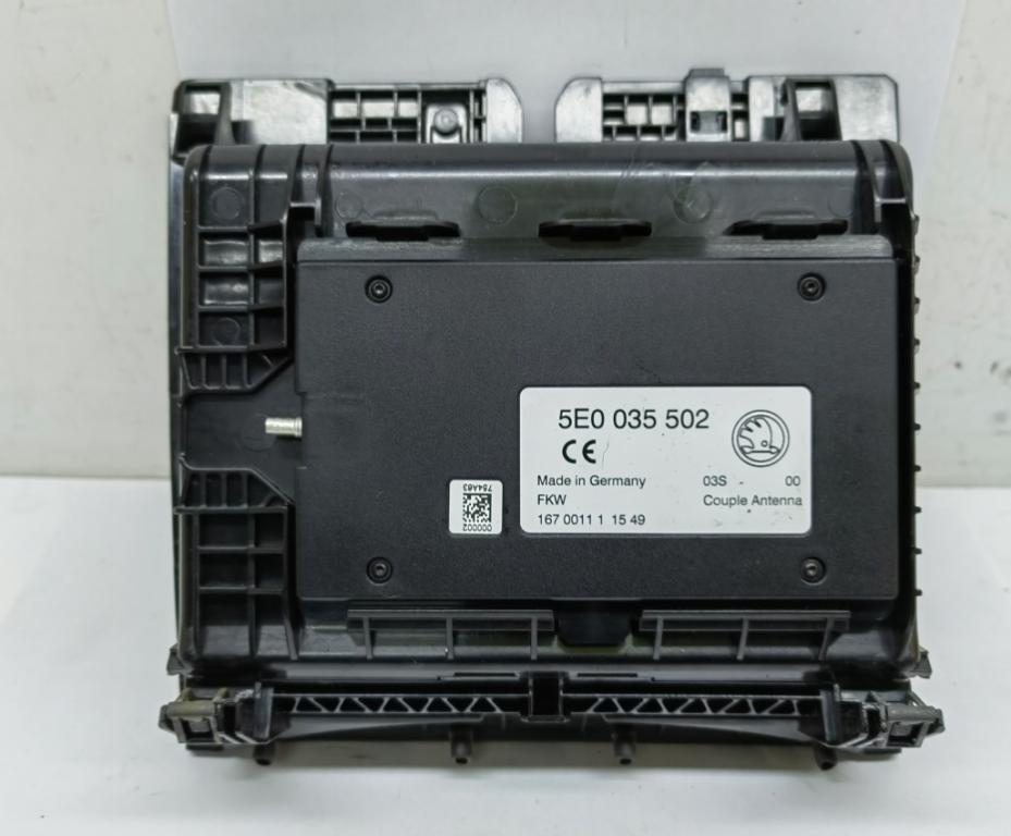 Skoda Octavia 2015 kastlík 5E1863071E modul GSM 5E0035502