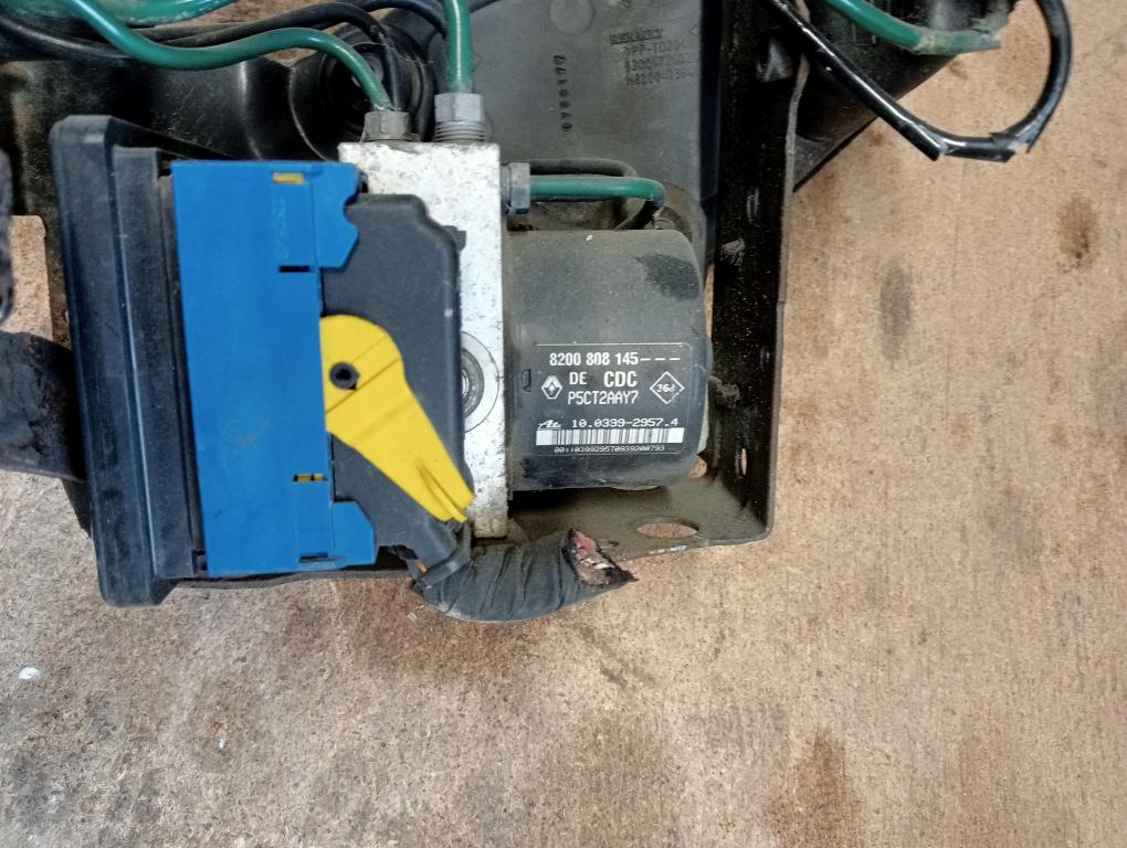 Renault Espace IV 1.9DCI Pumpa ABS  8200808145