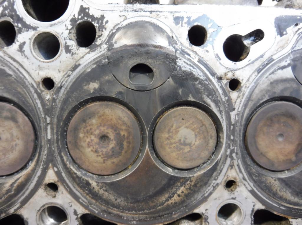 Volkswagen Transporter T4 1990-2003 hatchback 1.9 TD diesel MT 50 kW 1998  Hlava valcov 028103374