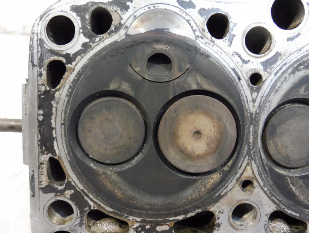 Volkswagen Transporter T4 1990-2003 hatchback 1.9 TD diesel MT 50 kW 1998  Hlava valcov 028103374