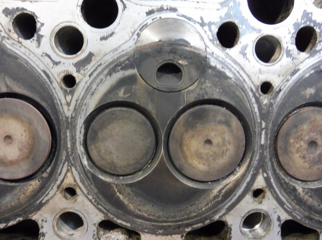 Volkswagen Transporter T4 1990-2003 hatchback 1.9 TD diesel MT 50 kW 1998  Hlava valcov 028103374