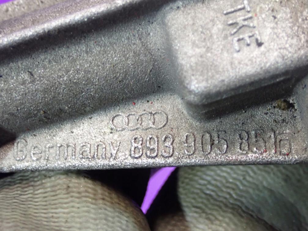 Audi 80 B4 1991-1994 sedan 2.0 8v petrol MT 85 kW 1994  Spinacia skrinka a kluc 893905851D