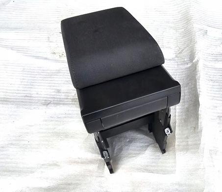 Volkswagen Touran I 2003-2015 minivan 1.9 TDI diesel 77 kW 2007 Laktova opierka 1T0857669