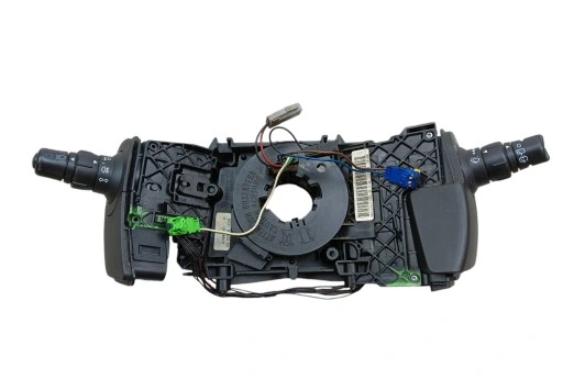 Renault Scenic II 2003-2009 hatchback 1.5 DCI diesel MT 74 kW 2005  Prepinac/spinac/tlacidlo a ovladac kurenia