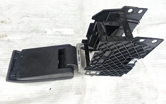 Volkswagen Touran I 2003-2015 minivan 1.9 TDI diesel 77 kW 2007 Laktova opierka 1T0857669