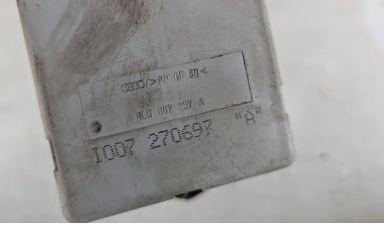 Audi A4 B5 1994-2001 sedan 1.9 TDI diesel MT 85 kW 2000  Riadiaca jednotka centralneho zamku 8L0862257A