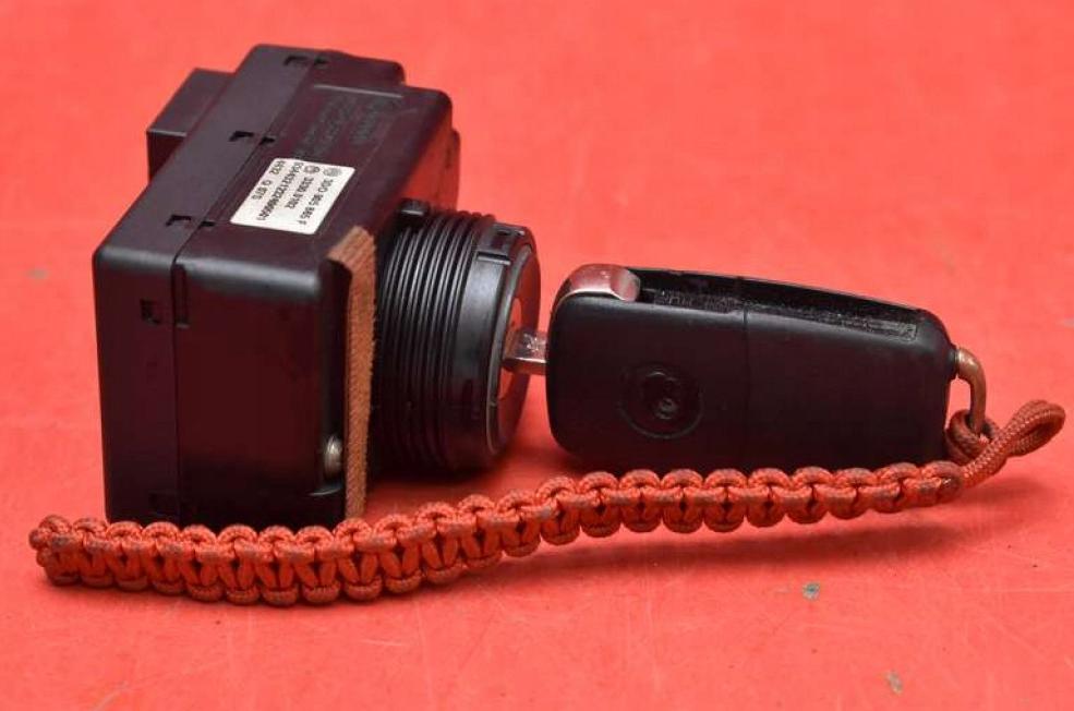 Bentley CONTINENTAL GT 6.0 Spinacia skrinka a kluc 3D0905865F