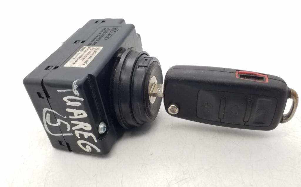 Volkswagen Touareg I 2002-2010 hatchback 4.2 V8 petrol AT 228 kW 2006  Spinacia skrinka a kluc 3D0905865F