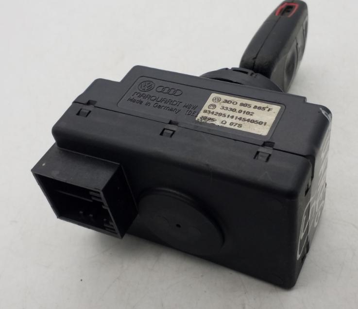 Volkswagen Touareg I 2002-2010 hatchback 4.2 V8 petrol AT 228 kW 2006  Spinacia skrinka a kluc 3D0905865F