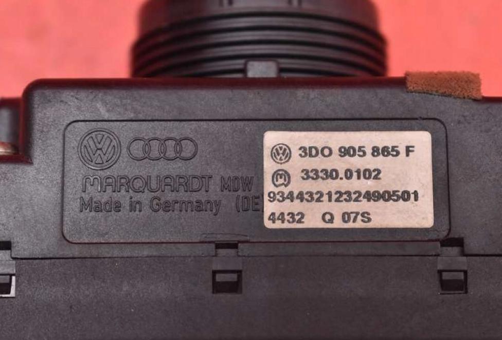 Bentley CONTINENTAL GT 6.0 Spinacia skrinka a kluc 3D0905865F