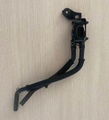 Toyota Rav4 III 2005-2012 hatchback 2.2 D-CAT diesel MT 130 kW 2006  Snimac tlaku 8948042010