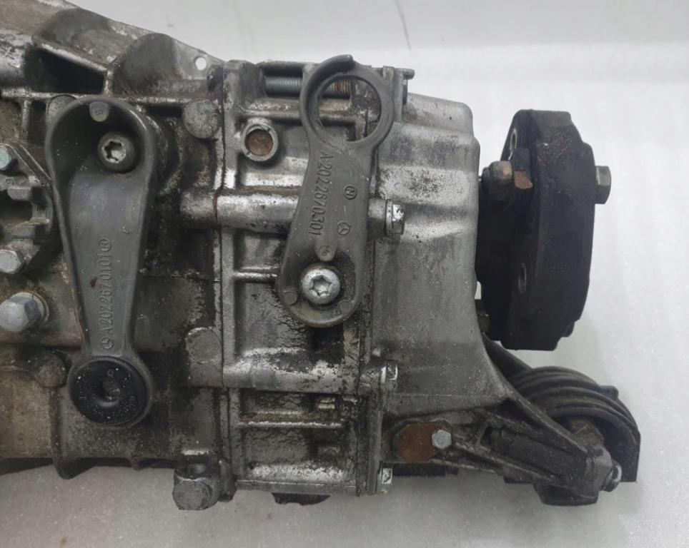 Mercedes E W210 1995-2002 sedan 2.2 D diesel 70 kW  prevodovka manualna 2102610004