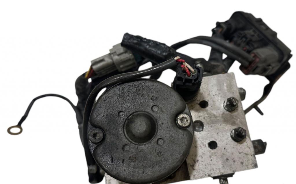 Nissan X-trail I T30 2001-2007 suv 2.2 DCI diesel 84 kW 2003  Pumpa ABS 476008H710