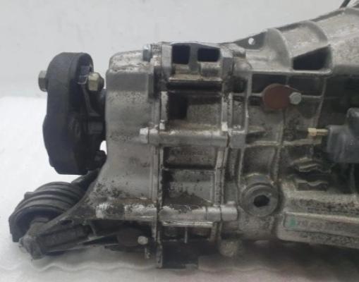 Mercedes E W210 1995-2002 sedan 2.2 D diesel 70 kW  prevodovka manualna 2102610004