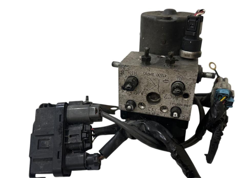 Nissan X-trail I T30 2001-2007 suv 2.2 DCI diesel 84 kW 2003  Pumpa ABS 476008H710