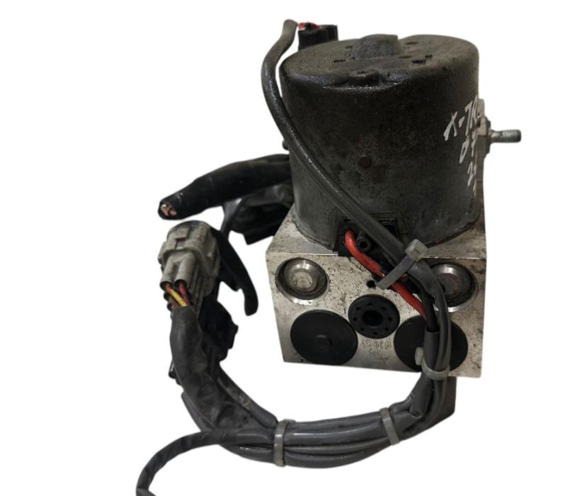 Nissan X-trail I T30 2001-2007 suv 2.2 DCI diesel 84 kW 2003  Pumpa ABS 476008H710