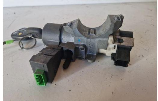 Volvo V70 II 1999-2007 combi 2.5 TDI diesel MT 103 kW 2000 Spinacia skrinka a kluc 8626324