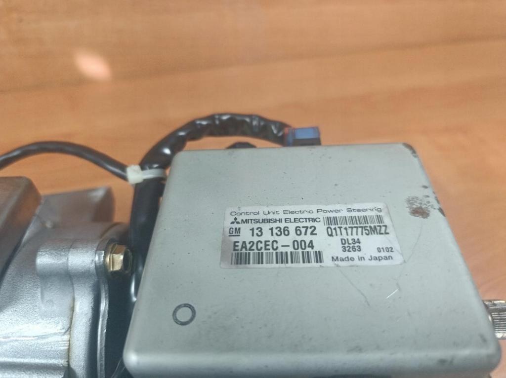 Opel Corsa C 2000-2006 hatchback 1.2 16v petrol MT 55 kW 2004  Servocerpadlo, pumpa riadenia 13136673 13136672