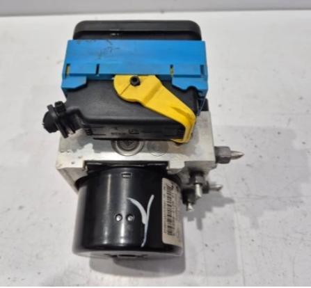 Renault Megane III 2008-2016 hatchback 1.9 DCI diesel 96 kW 2009  Pumpa ABS